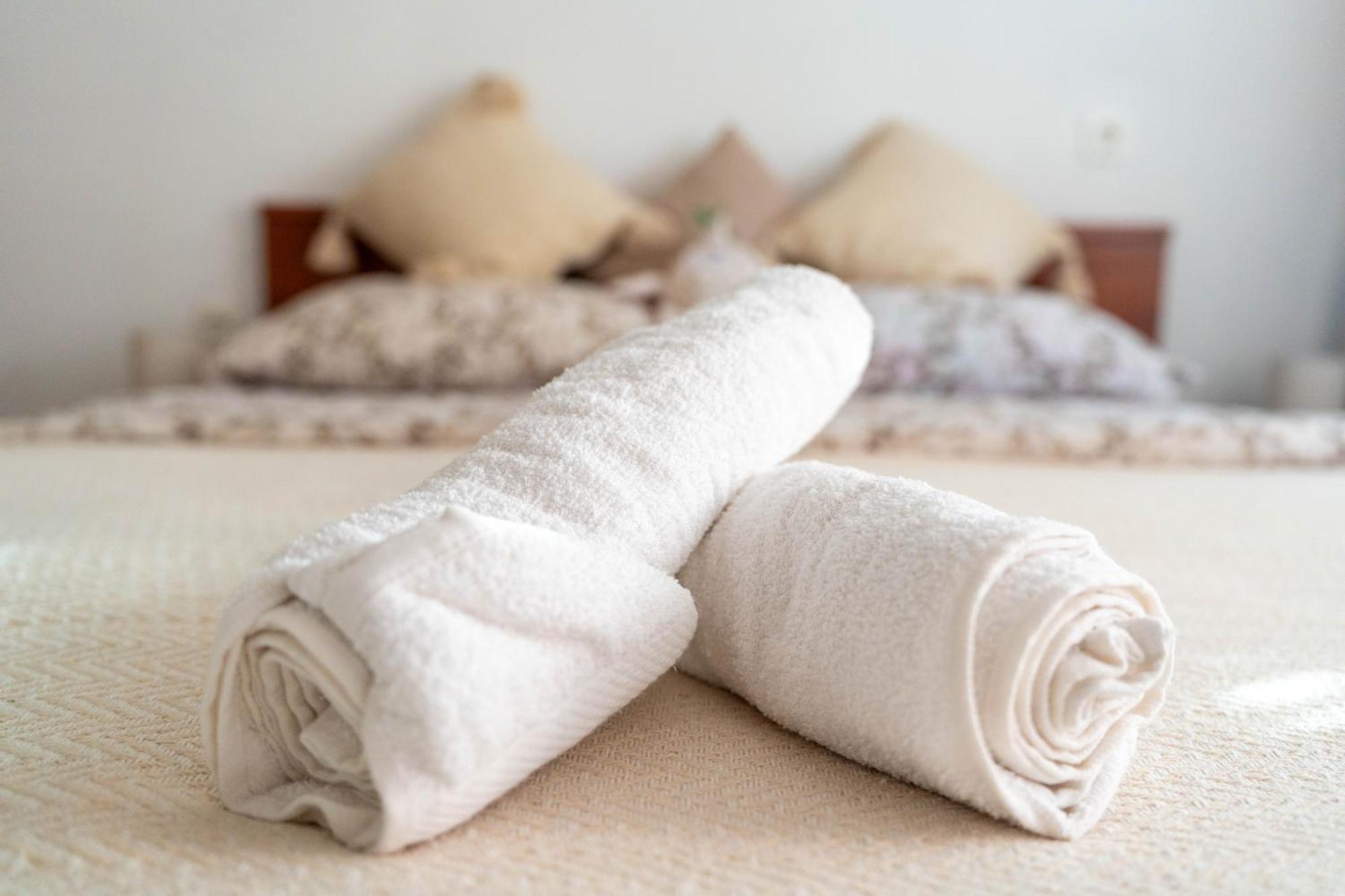 Apartman Lili Knin Bagian luar foto